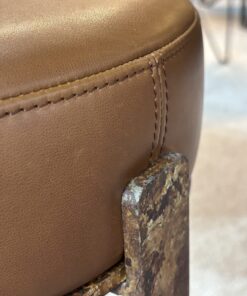 Zoom sur les coutures du banc design marais salant de la MAISON BENOÎT MALTIER